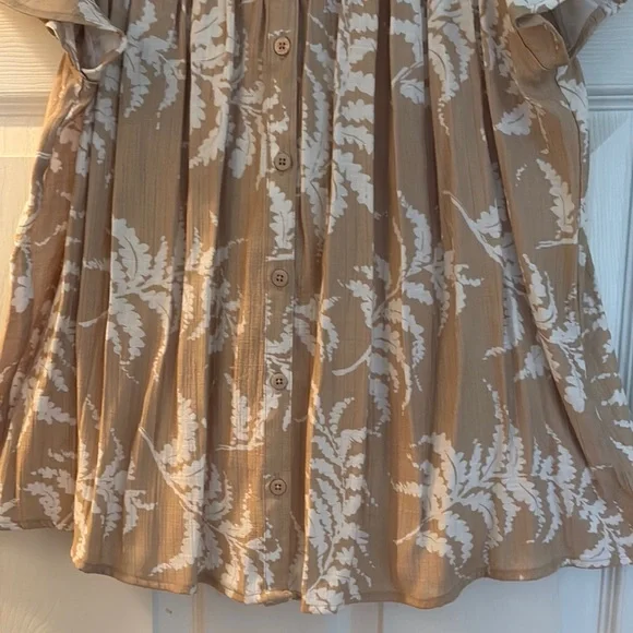 Wonderly Tan and White Puff Sleeve Tunic with Ruffled Style - Picture 5 of 5